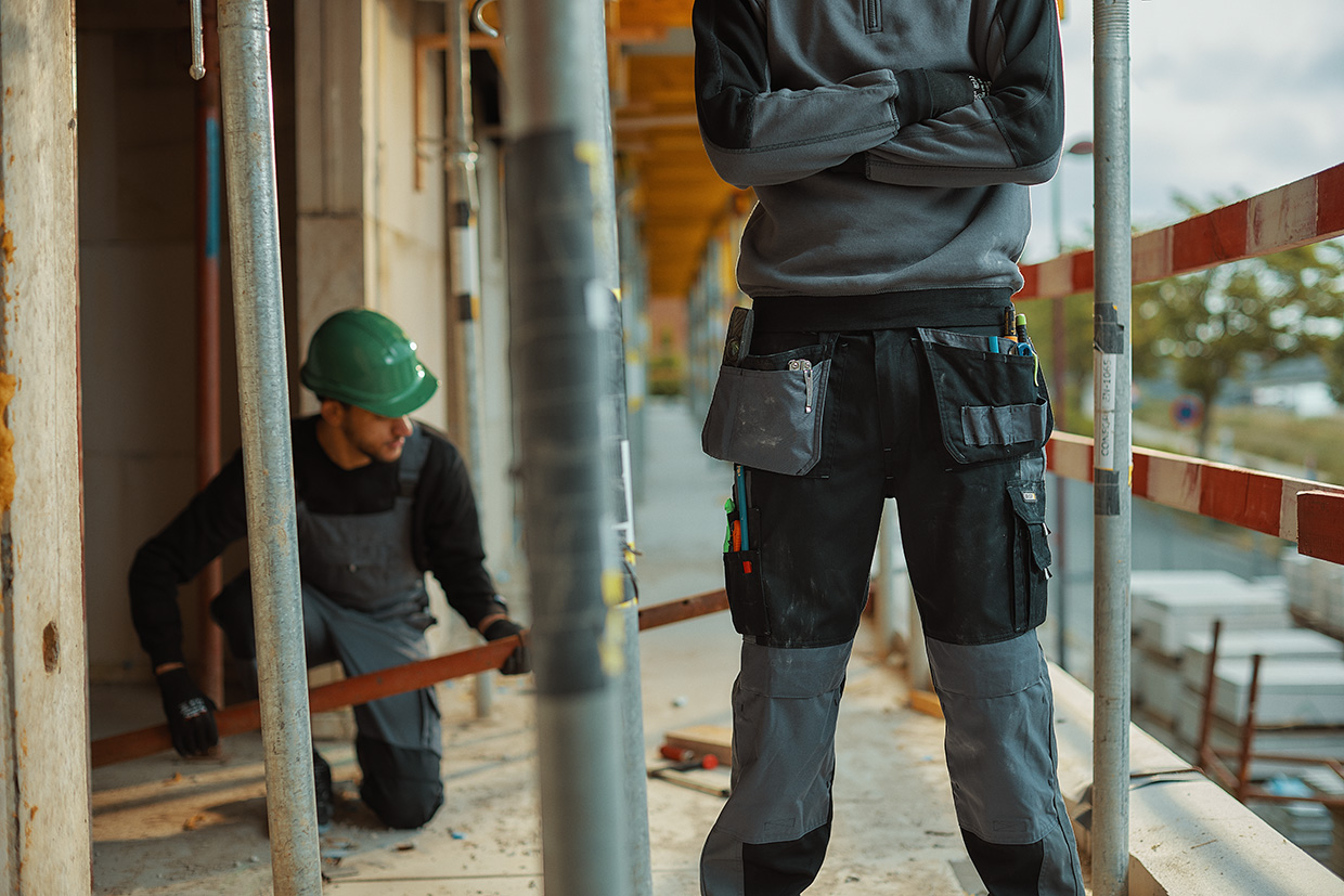 Voorbeeld van bedrukte werkkleding met logo voor een bouwbedrijf
